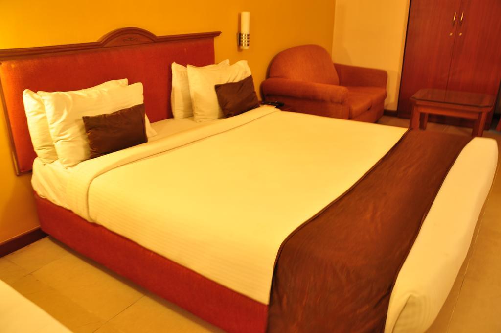 Hotel Casa Meridian Vanivilasa Puram Exterior photo